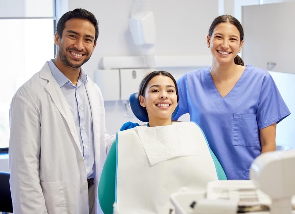 Dentist-performing-x-rays